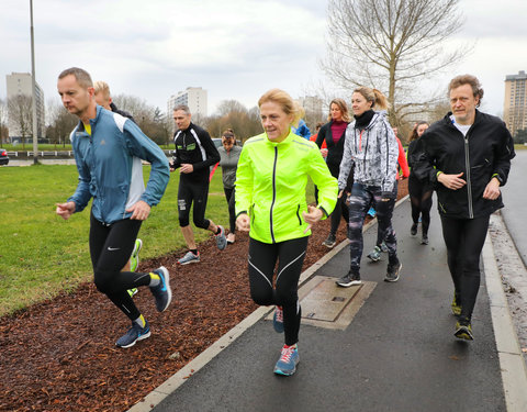 Watersportbaanloop faculteit Politieke en Sociale Wetenschappen voor De Warmste Week