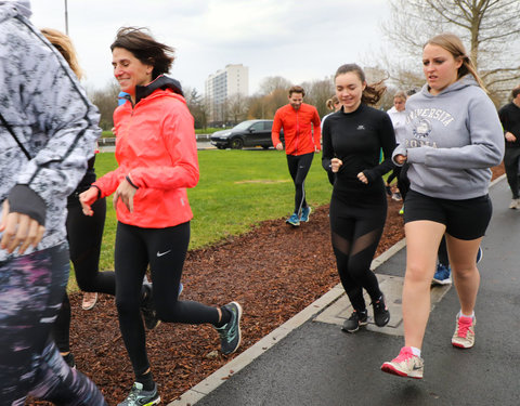 Watersportbaanloop faculteit Politieke en Sociale Wetenschappen voor De Warmste Week