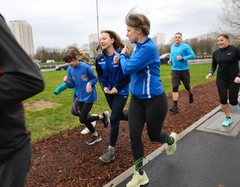 Watersportbaanloop faculteit Politieke en Sociale Wetenschappen voor De Warmste Week