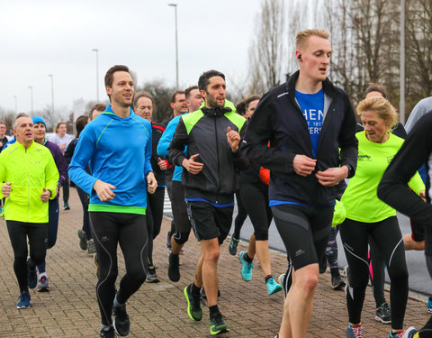 Watersportbaanloop faculteit Politieke en Sociale Wetenschappen voor De Warmste Week