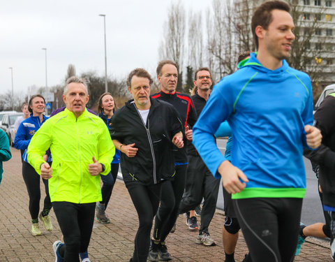 Watersportbaanloop faculteit Politieke en Sociale Wetenschappen voor De Warmste Week