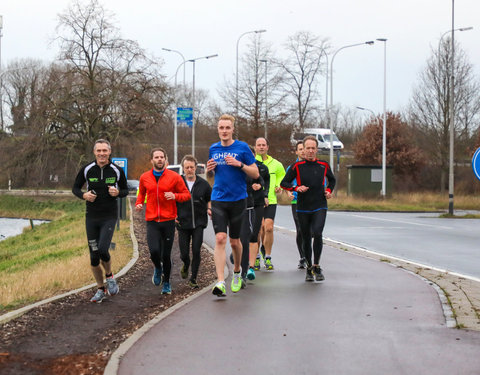 Watersportbaanloop faculteit Politieke en Sociale Wetenschappen voor De Warmste Week