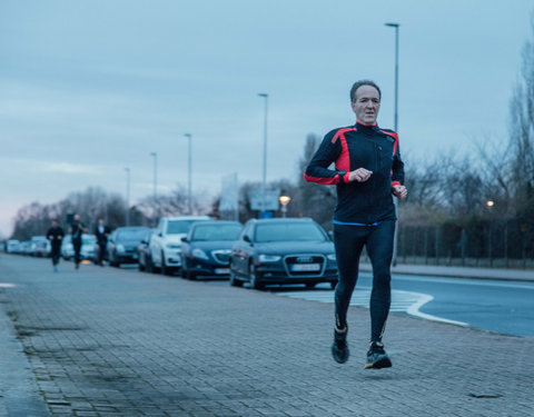 Watersportbaanloop voor De Warmste Week, faculteit Politieke en Sociale Wetenschappen 