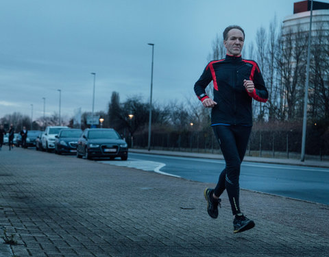 Watersportbaanloop voor De Warmste Week, faculteit Politieke en Sociale Wetenschappen 