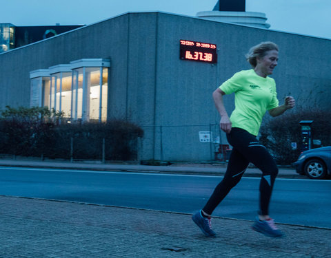 Watersportbaanloop voor De Warmste Week, faculteit Politieke en Sociale Wetenschappen 