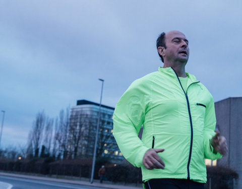 Watersportbaanloop voor De Warmste Week, faculteit Politieke en Sociale Wetenschappen 