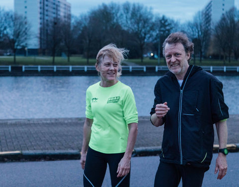 Watersportbaanloop voor De Warmste Week, faculteit Politieke en Sociale Wetenschappen 