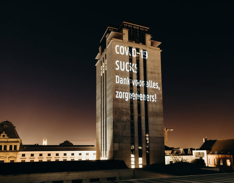 Corona projectie op Boekentoren, slogan 5