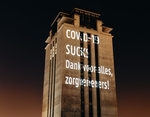 Corona projectie op Boekentoren, slogan 5