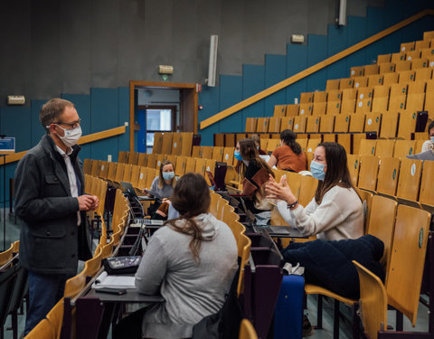 Bezoek rector Rik Van de Walle en vicerector Mieke Van Herreweghe on campus en online