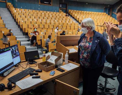 Bezoek rector Rik Van de Walle en vicerector Mieke Van Herreweghe on campus en online