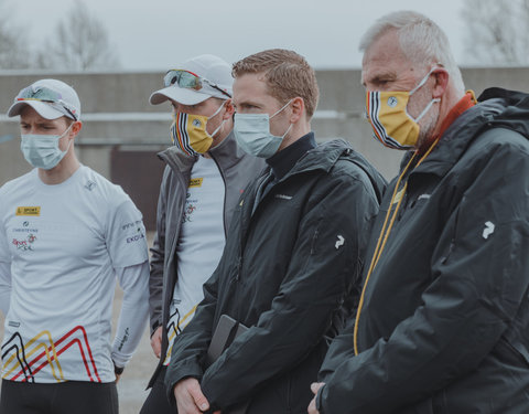 Koning Filip bezoekt roeitraining voor de Olympische Spelen