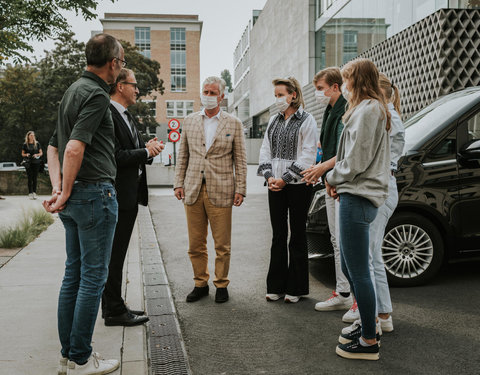 Koning Filip bezoekt met zijn gezin de Boekentoren