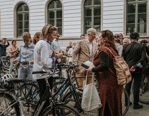 Koning Filip bezoekt met zijn gezin de Boekentoren