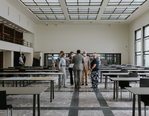 Koning Filip bezoekt met zijn gezin de Boekentoren