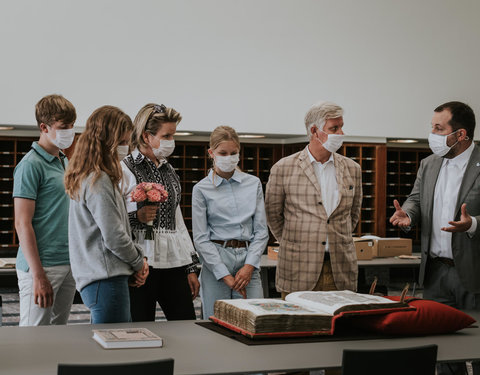 Koning Filip bezoekt met zijn gezin de Boekentoren