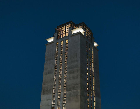 Boekentoren verlicht!