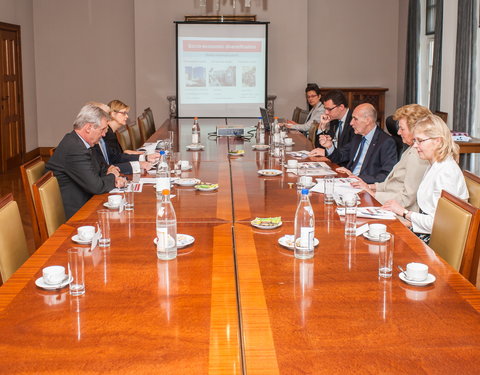 Bezoek Finse ambassadeur en voorstelling van woordenboek Fins-Nederlands/Nederlands-Fins-12809