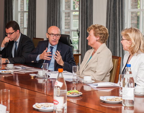 Bezoek Finse ambassadeur en voorstelling van woordenboek Fins-Nederlands/Nederlands-Fins-12810