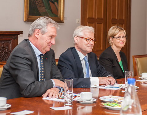 Bezoek Finse ambassadeur en voorstelling van woordenboek Fins-Nederlands/Nederlands-Fins-12814