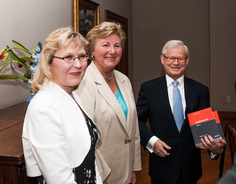 Bezoek Finse ambassadeur en voorstelling van woordenboek Fins-Nederlands/Nederlands-Fins-12820