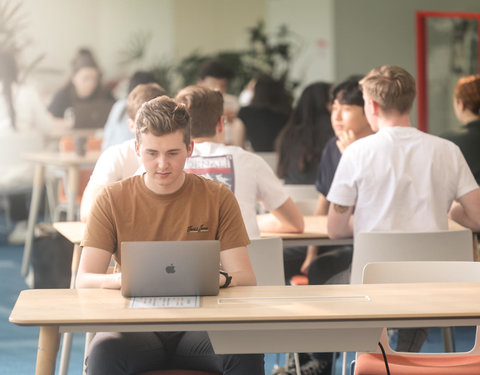 Bezoek Gentse studenten aan hun collega's op de Global Campus in Korea