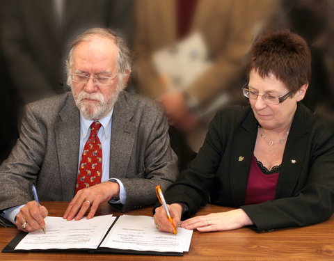 Ondertekening samenwerkingsakkoord met  University of Kent-13901