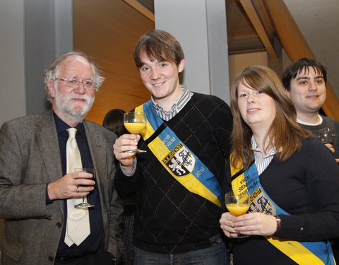 Dienst StudentenActiviteiten, voorstelling\njaarverslag 2009-14340