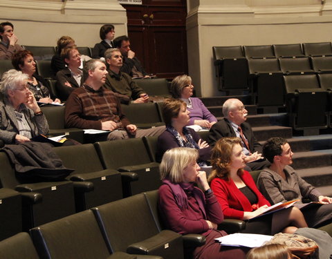 Symposium 'Tien jaar nieuwe artsenopleiding aan de Universiteit Gent'-14750