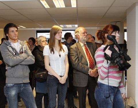 Inhuldiging nieuwe locatie jongerenmedialab Urgent.fm, Stalhof 6-14780