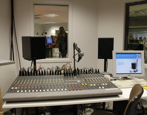 Inhuldiging nieuwe locatie jongerenmedialab Urgent.fm, Stalhof 6-14793