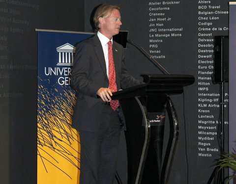 UGent met haar partners van het China Platform op de wereldtentoonstelling in Shanghai tijdens de Oost-Vlaamse week-16001