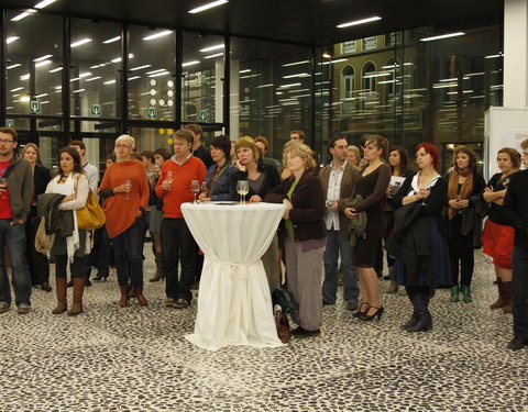 Tentoonstelling en publicatie 'Vanuit de onderbuik' door het International Centre for Reproductive Health (ICRH)-16838