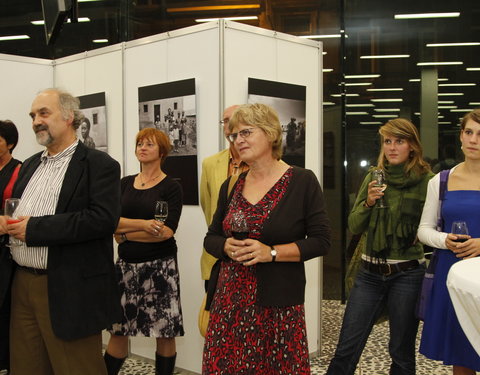 Tentoonstelling en publicatie 'Vanuit de onderbuik' door het International Centre for Reproductive Health (ICRH)-16841