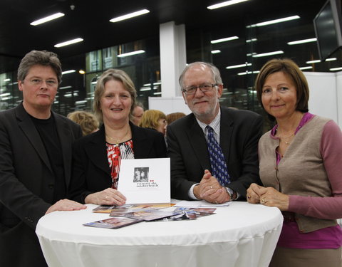 Tentoonstelling en publicatie 'Vanuit de onderbuik' door het International Centre for Reproductive Health (ICRH)-16865