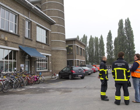 Brandproef in een nagebouwde, ondergrondse parkeergarage op het het terrein van Warringtonfirgent; een uniek experiment door Uni