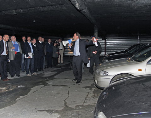 Brandproef in een nagebouwde, ondergrondse parkeergarage op het het terrein van Warringtonfirgent; een uniek experiment door Uni