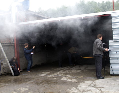 Brandproef in een nagebouwde, ondergrondse parkeergarage op het het terrein van Warringtonfirgent; een uniek experiment door Uni