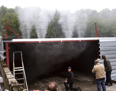 Brandproef in een nagebouwde, ondergrondse parkeergarage op het het terrein van Warringtonfirgent; een uniek experiment door Uni