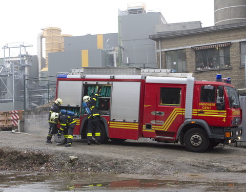 Brandproef in een nagebouwde, ondergrondse parkeergarage op het het terrein van Warringtonfirgent; een uniek experiment door Uni