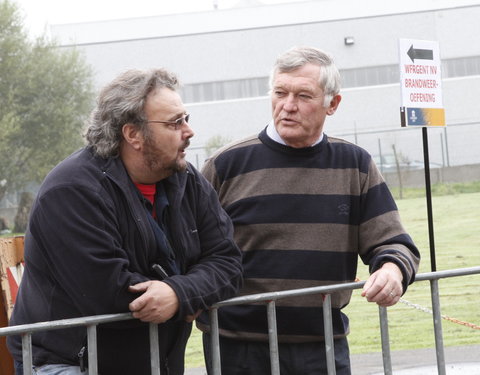 Brandproef in een nagebouwde, ondergrondse parkeergarage op het het terrein van Warringtonfirgent; een uniek experiment door Uni