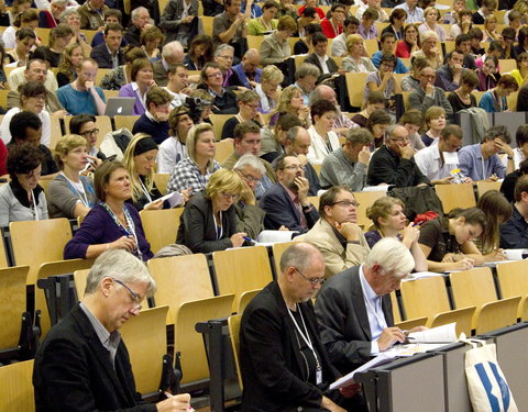 Vijfde Vlaams Geestelijk Gezondheidscongres: geestelijke gezondheid, kiezen en delen-17367