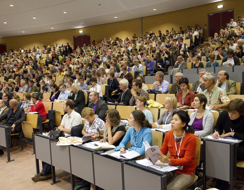 Vijfde Vlaams Geestelijk Gezondheidscongres: geestelijke gezondheid, kiezen en delen-17379