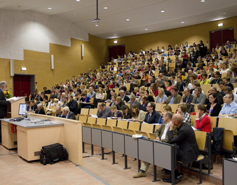 Vijfde Vlaams Geestelijk Gezondheidscongres: geestelijke gezondheid, kiezen en delen-17382