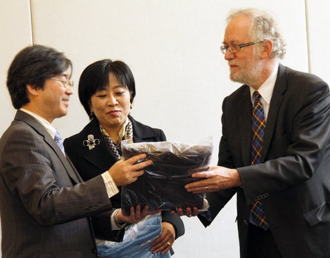 Overleg met delegatie van de  Universiteit van Incheon (UI, Zuid-Korea)-18034