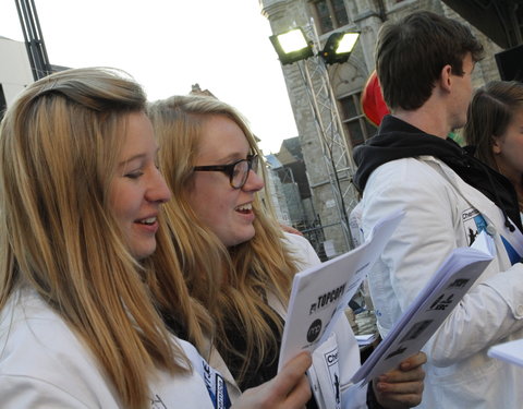 FK Beiaardcantus 2012 op het Sint-Baafsplein-20195