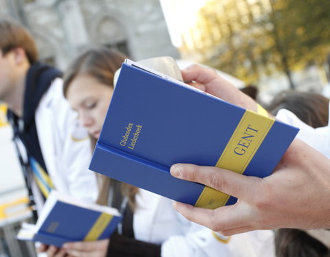 FK Beiaardcantus 2012 op het Sint-Baafsplein-20204