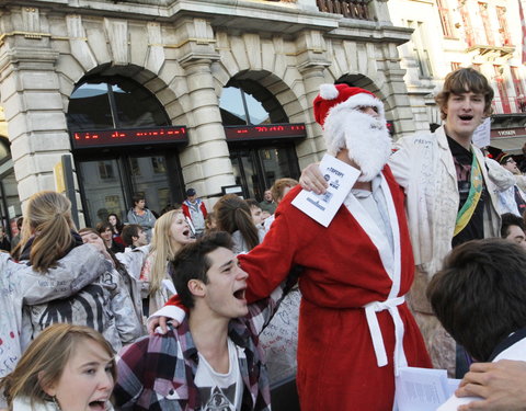 FK Beiaardcantus 2012 op het Sint-Baafsplein-20205