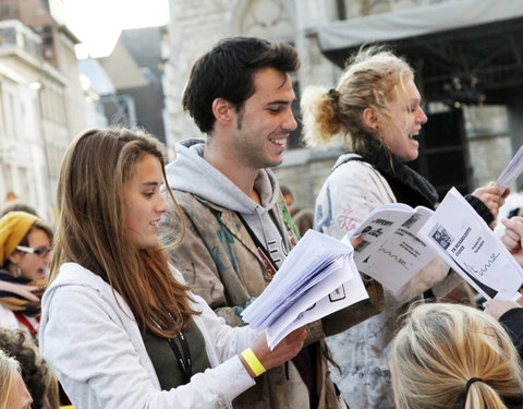 FK Beiaardcantus 2012 op het Sint-Baafsplein-20237