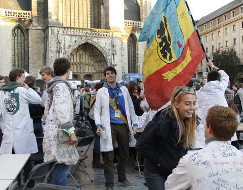 FK Beiaardcantus 2012 op het Sint-Baafsplein-20240